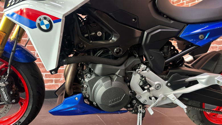 BMW F900 R (25MY)